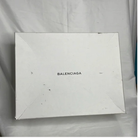 Balenciaga White Logo Box - Picture 1 of 3